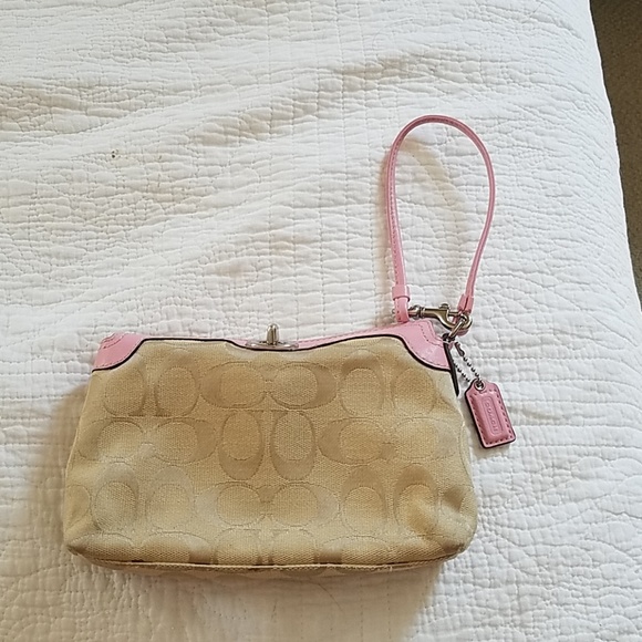 Coach Handbags - Coach Wristlet